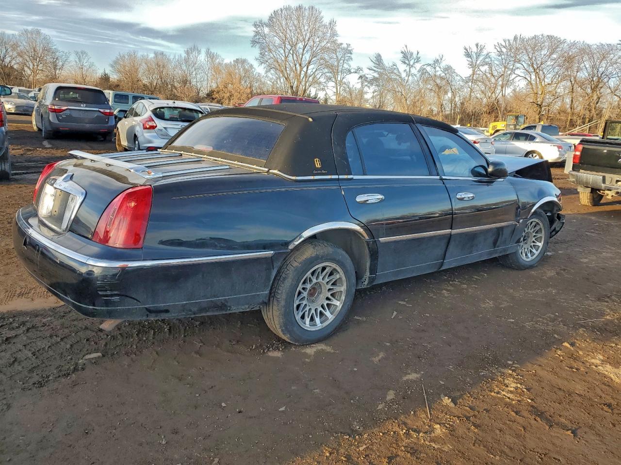 1998 LINCOLN TOWN CAR EXECUTIVE photo 5