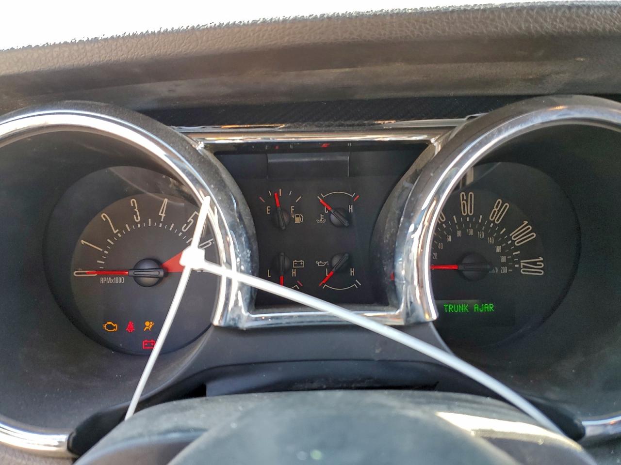 2005 FORD MUSTANG photo 9