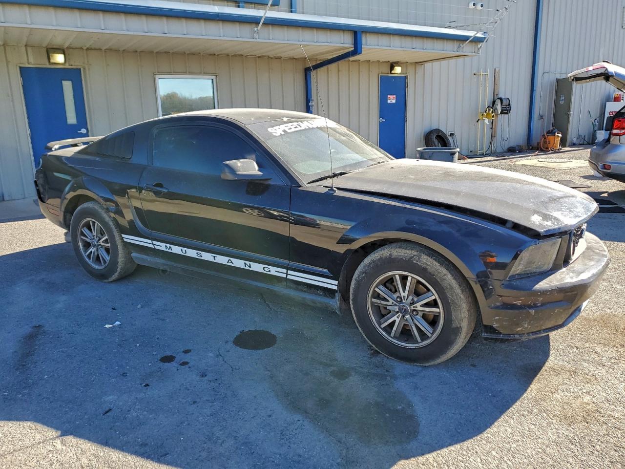 2005 FORD MUSTANG photo 4