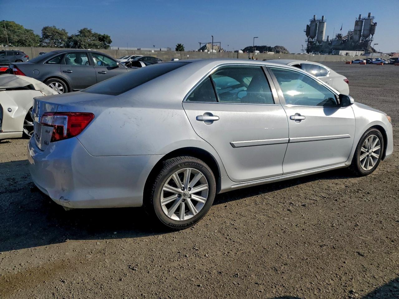 2012 TOYOTA CAMRY HYBRID photo 3