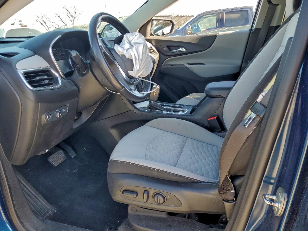 2020 CHEVROLET EQUINOX LT photo 7