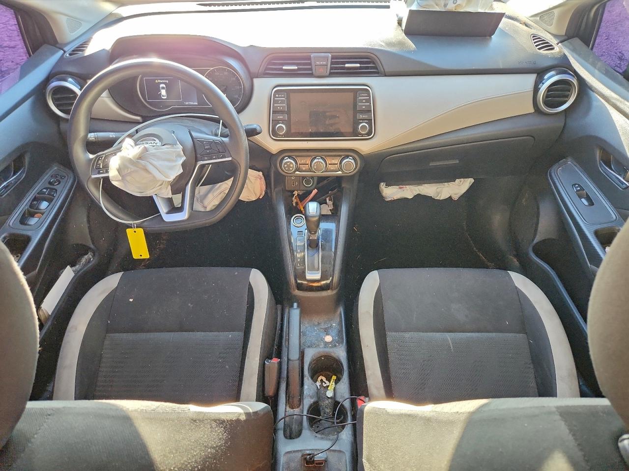 2021 NISSAN VERSA SV photo 8