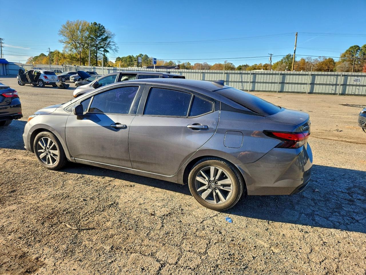 2021 NISSAN VERSA SV photo 2
