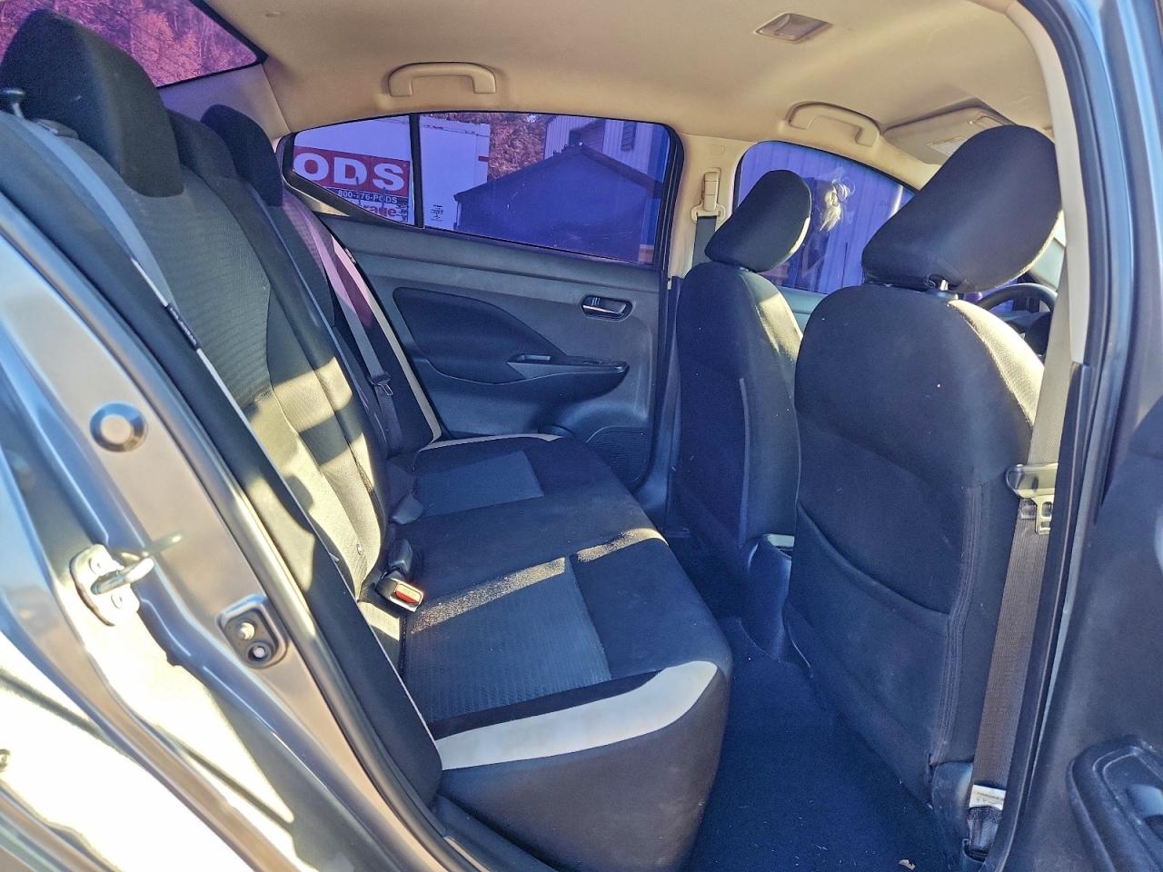 2021 NISSAN VERSA SV photo 10