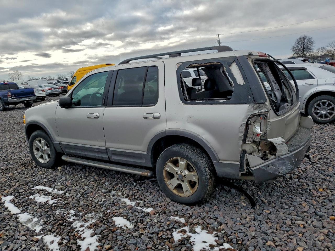 2003 FORD EXPLORER XLT photo 2