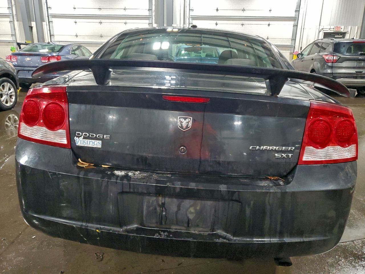 2010 DODGE CHARGER SXT photo 6