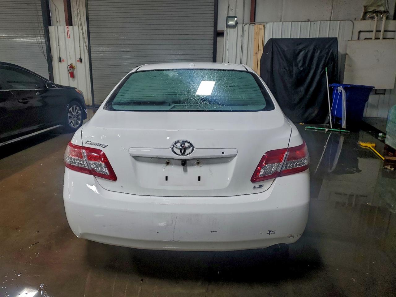 2010 TOYOTA CAMRY LE photo 6