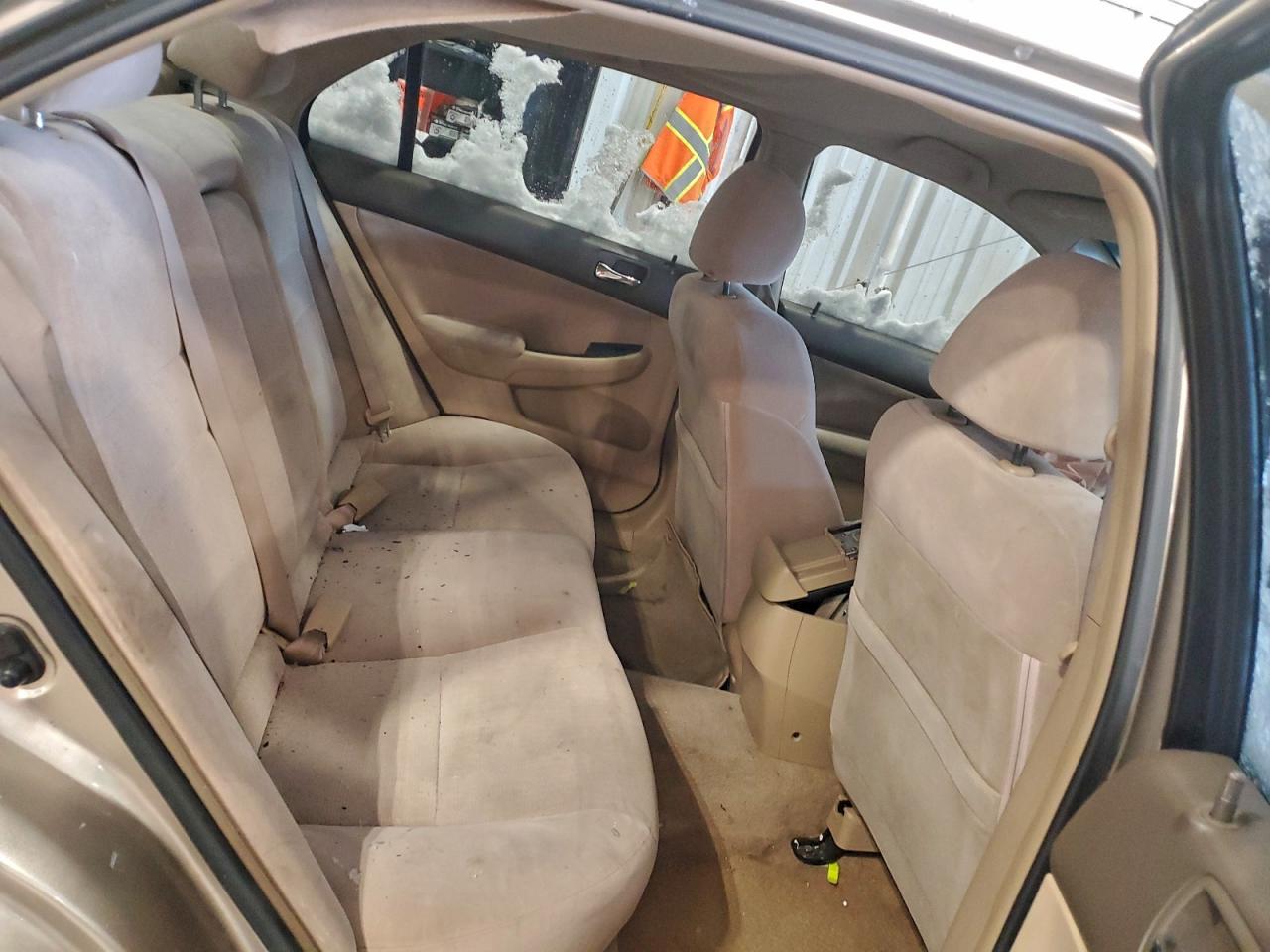 2004 HONDA ACCORD LX photo 19