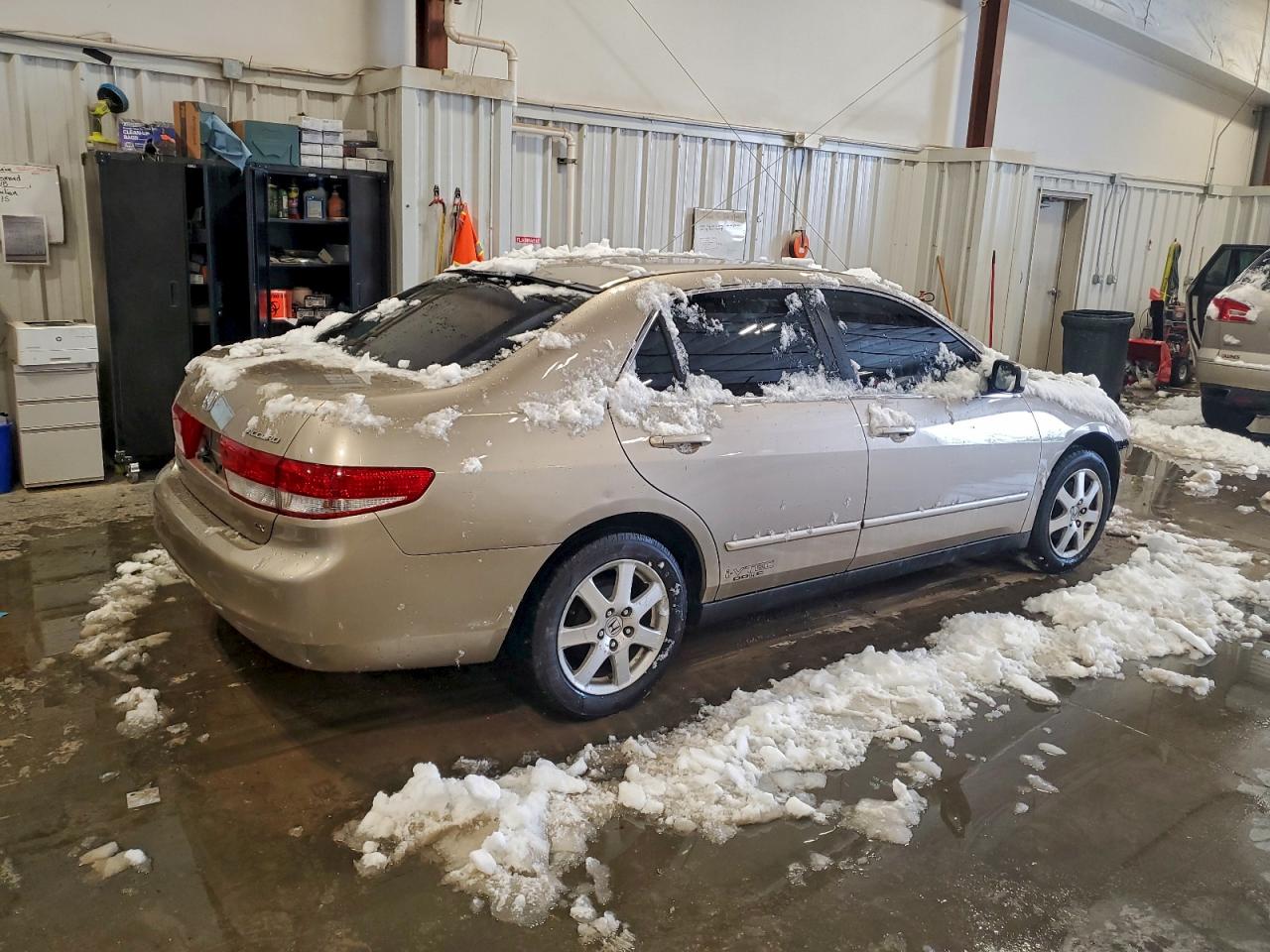 2004 HONDA ACCORD LX photo 5