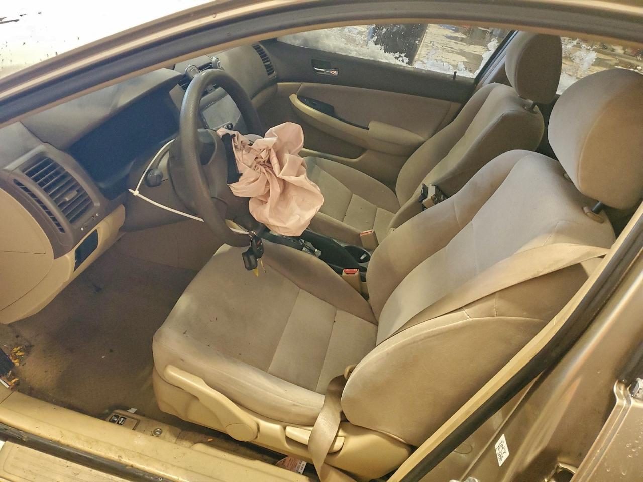 2004 HONDA ACCORD LX photo 13