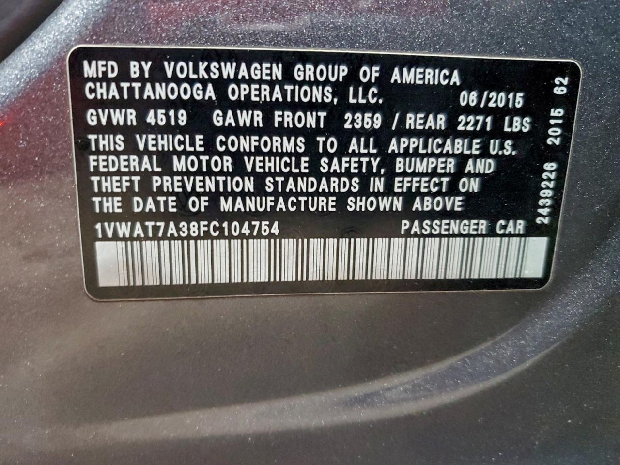 2015 VOLKSWAGEN PASSAT S photo 34