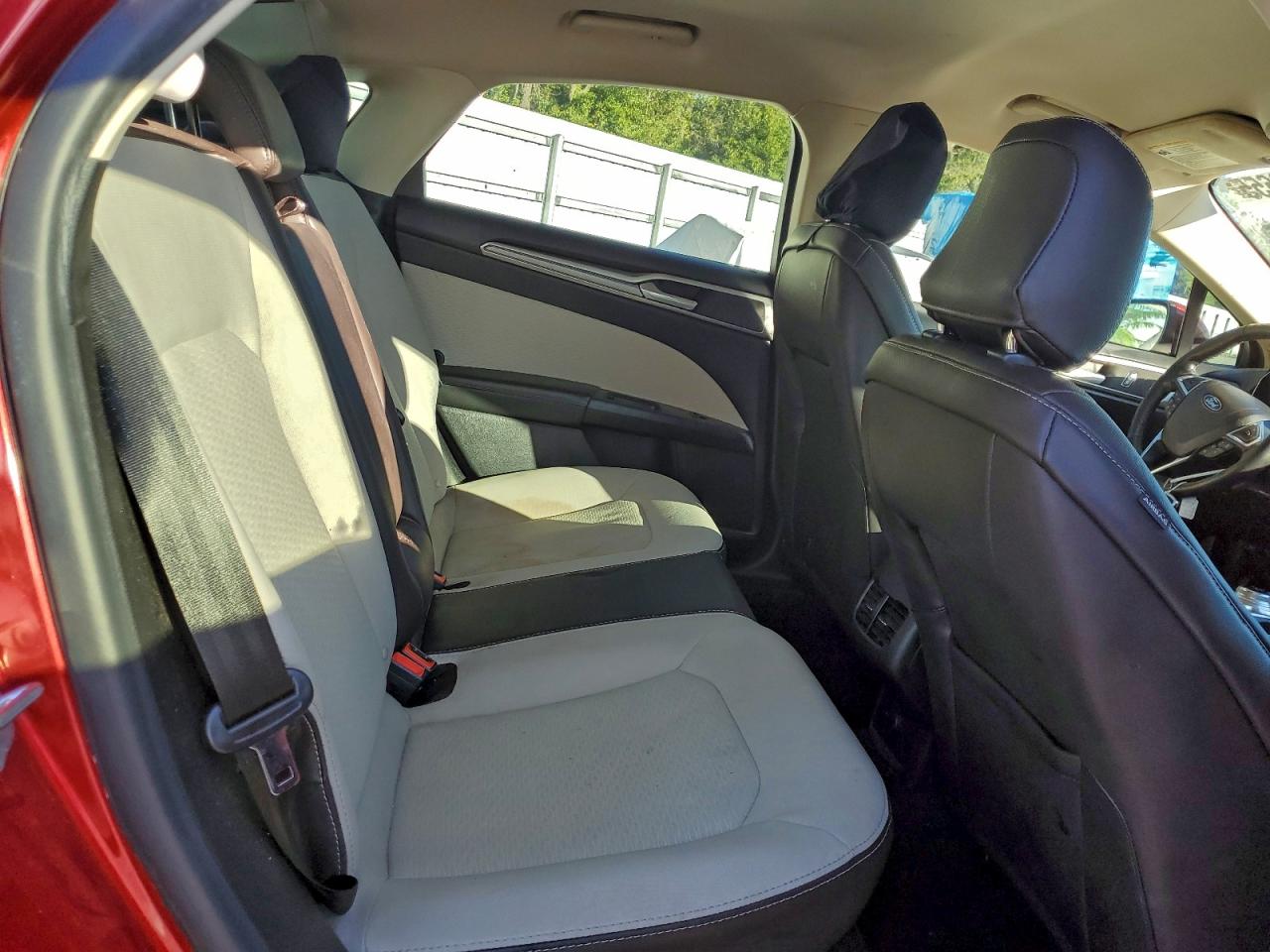 2020 FORD FUSION SE photo 19
