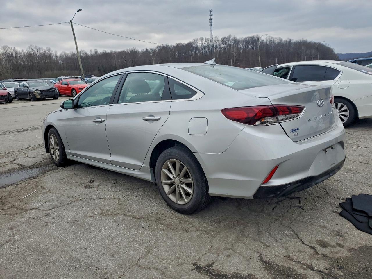 2018 HYUNDAI SONATA SE photo 3