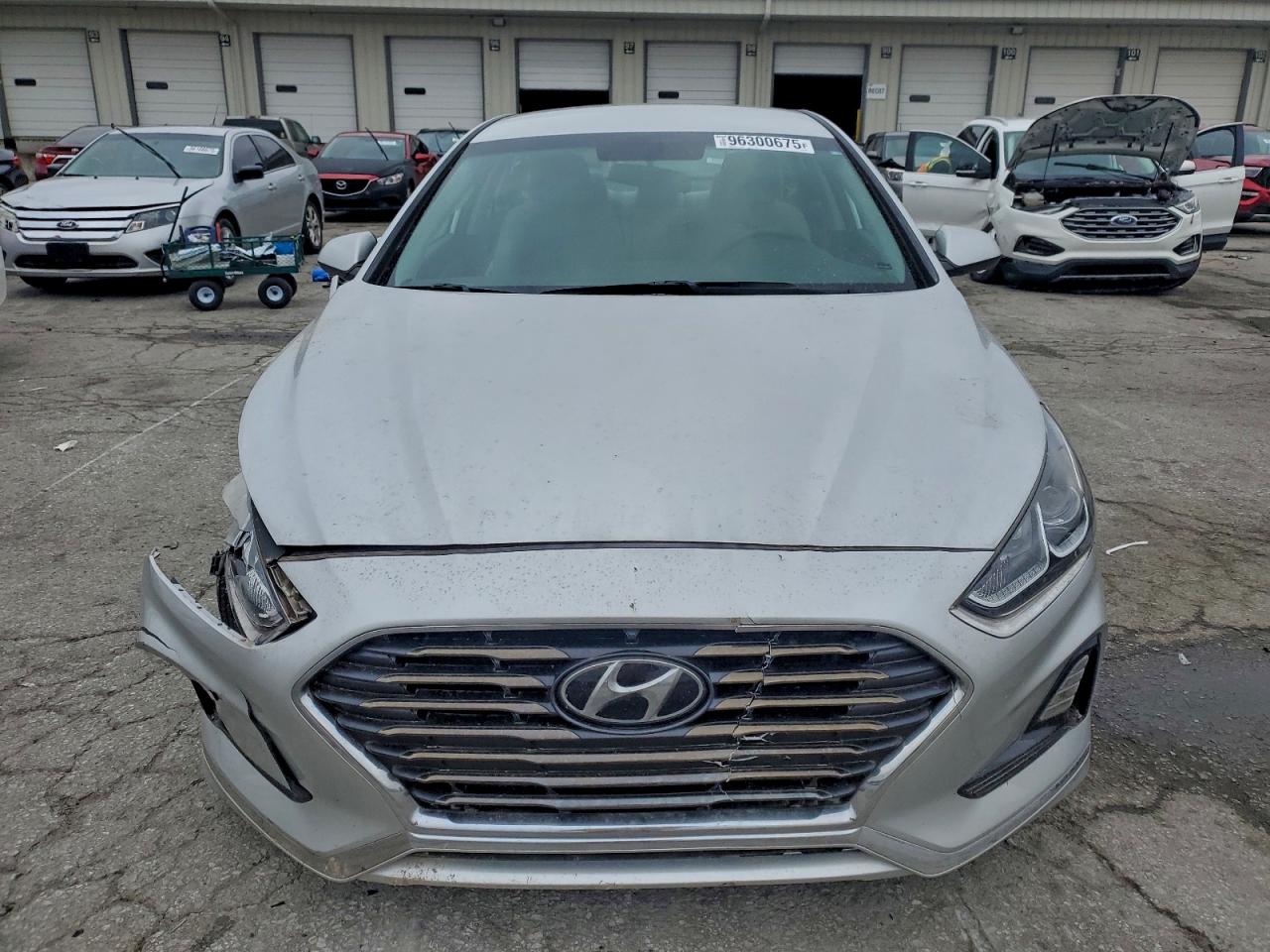 2018 HYUNDAI SONATA SE photo 9