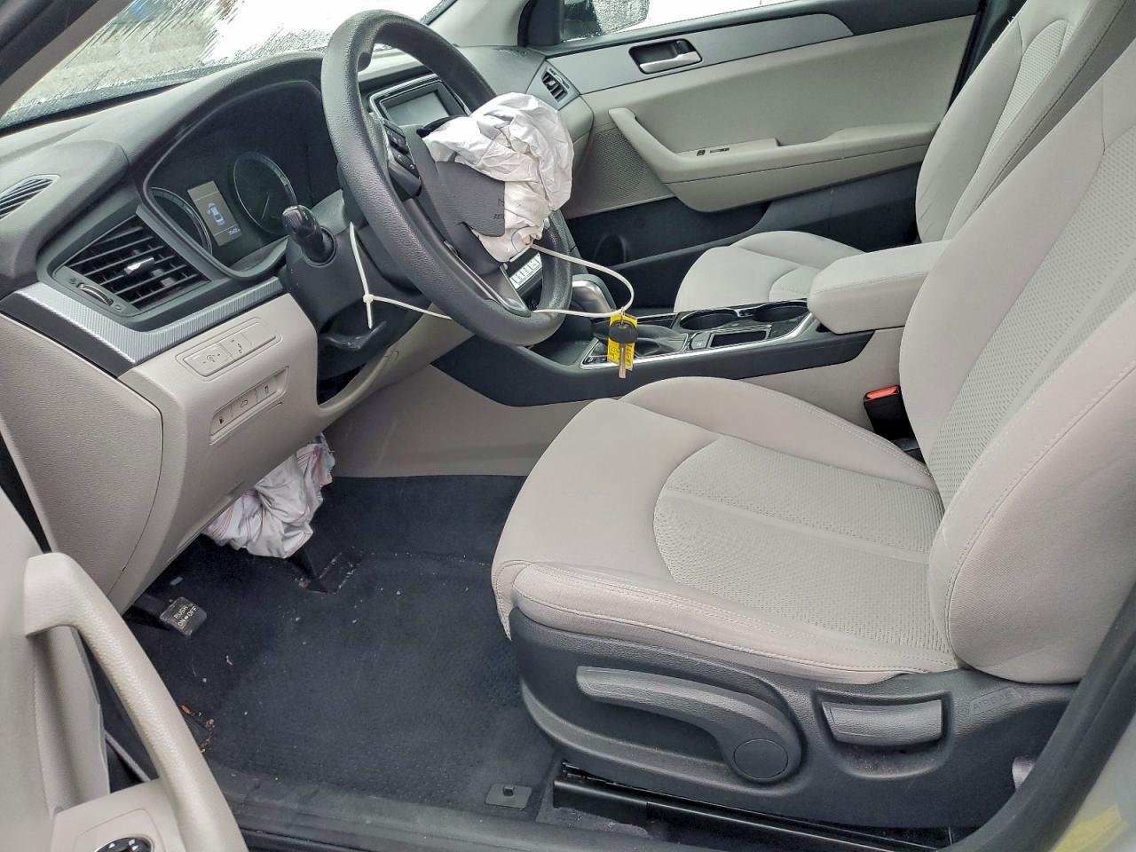 2018 HYUNDAI SONATA SE photo 13