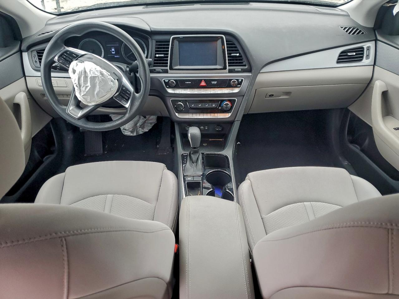 2018 HYUNDAI SONATA SE photo 15