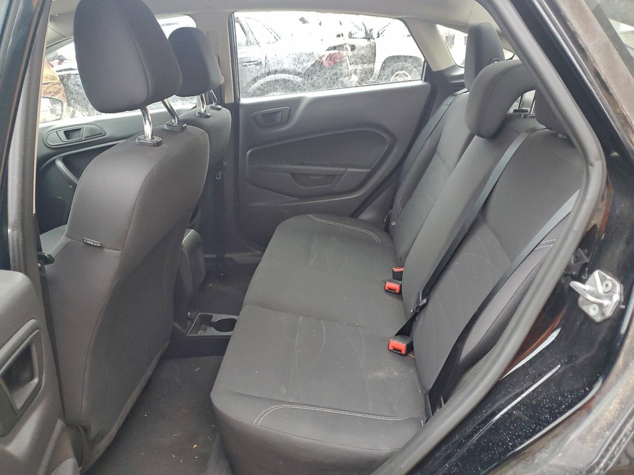 2018 FORD FIESTA SE photo 28