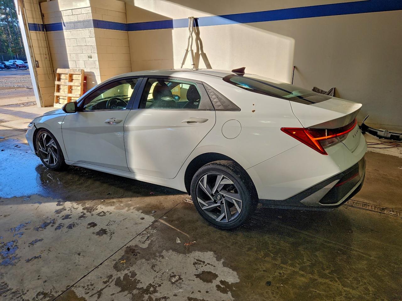 2025 HYUNDAI ELANTRA SEL photo 2