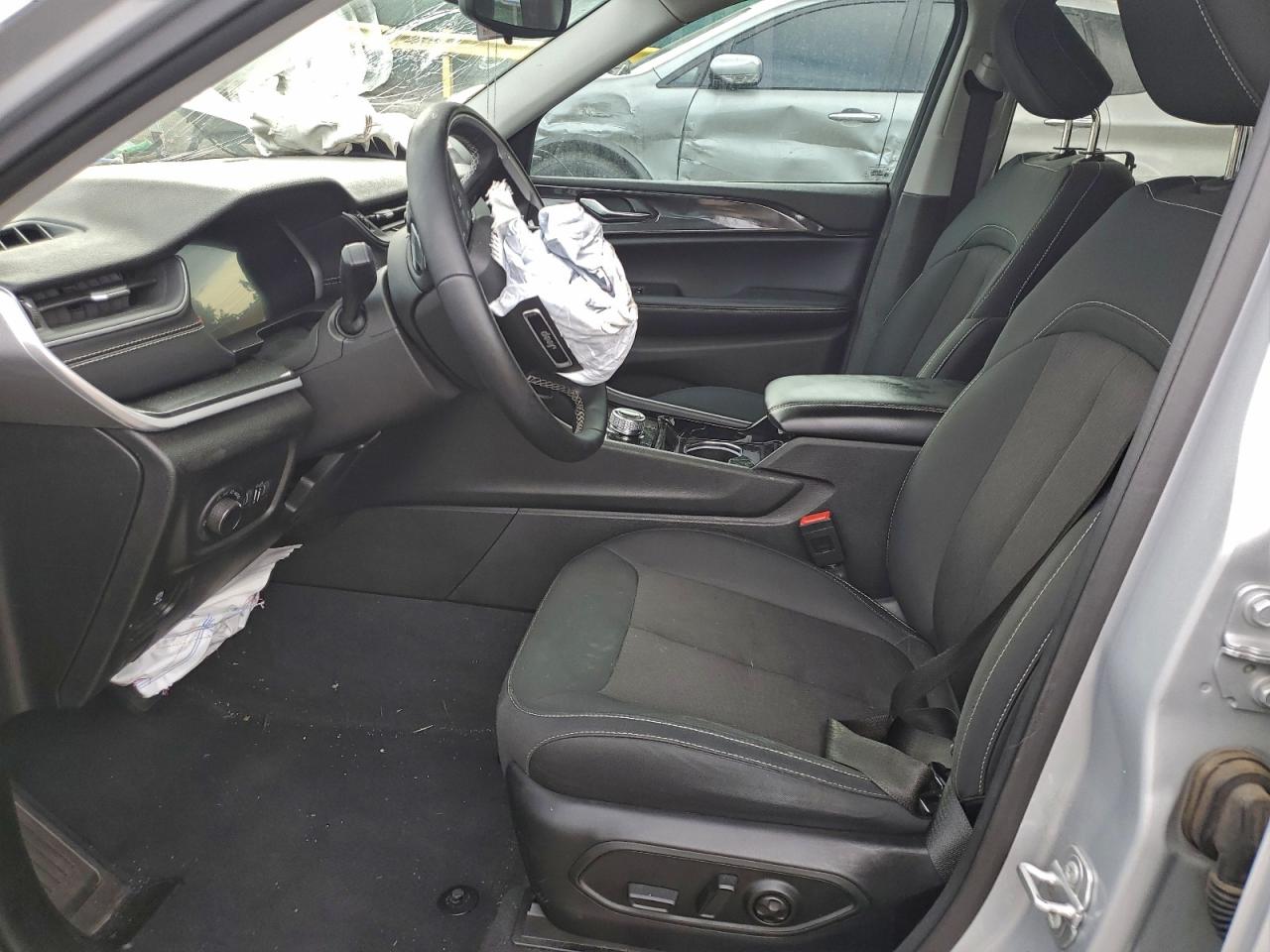 2023 JEEP GRAND CHEROKEE L LAREDO photo 7