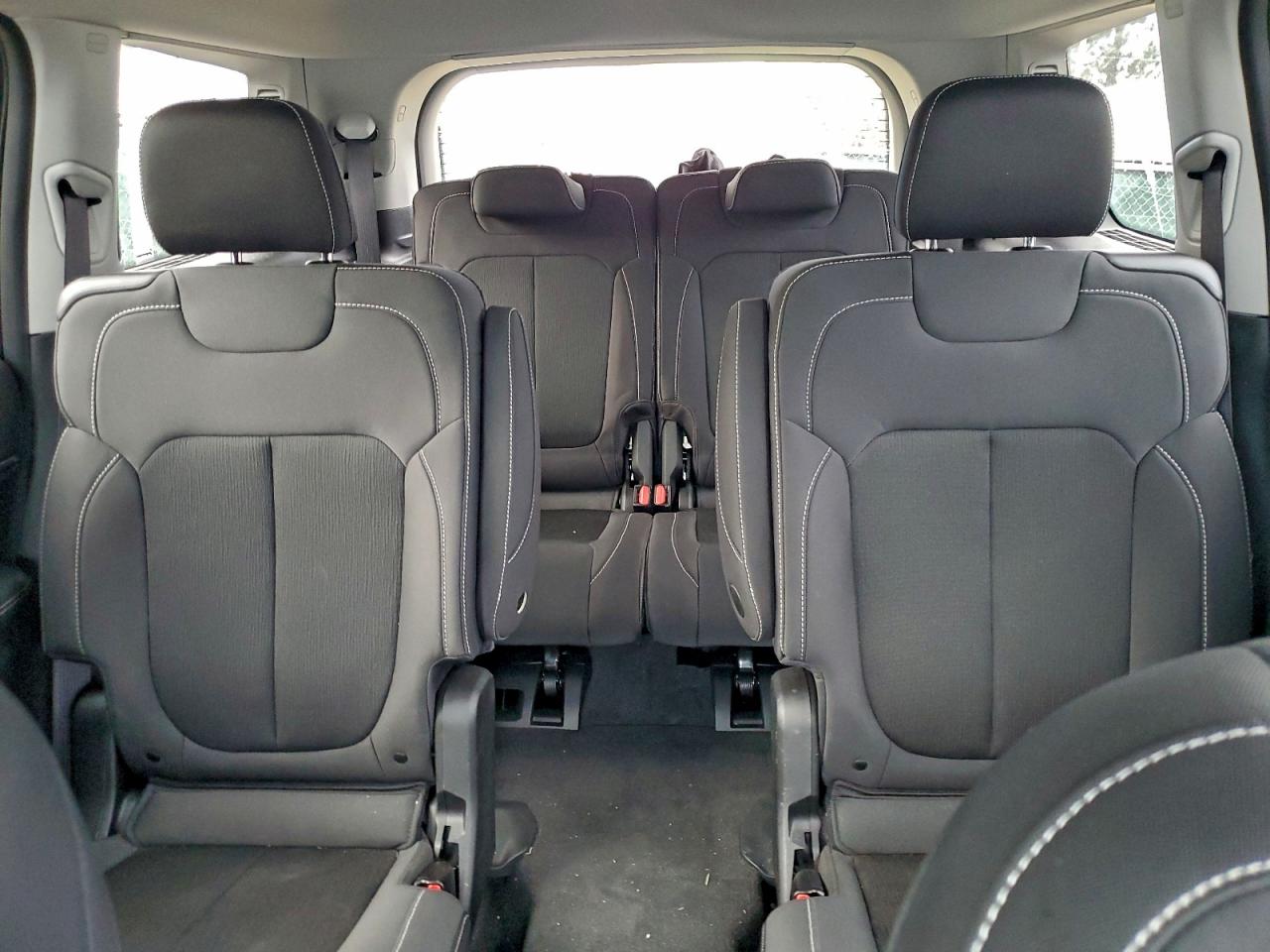 2023 JEEP GRAND CHEROKEE L LAREDO photo 10
