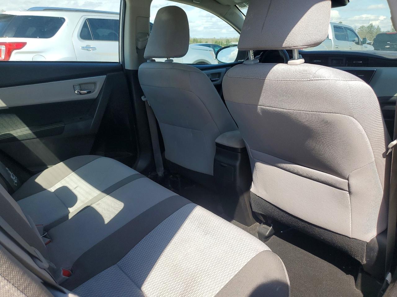 2017 TOYOTA COROLLA L photo 10