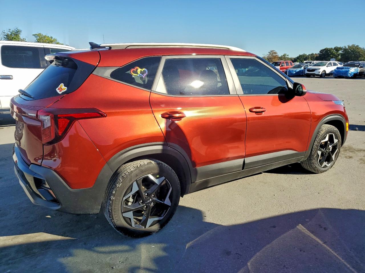 2025 KIA SELTOS S photo 3
