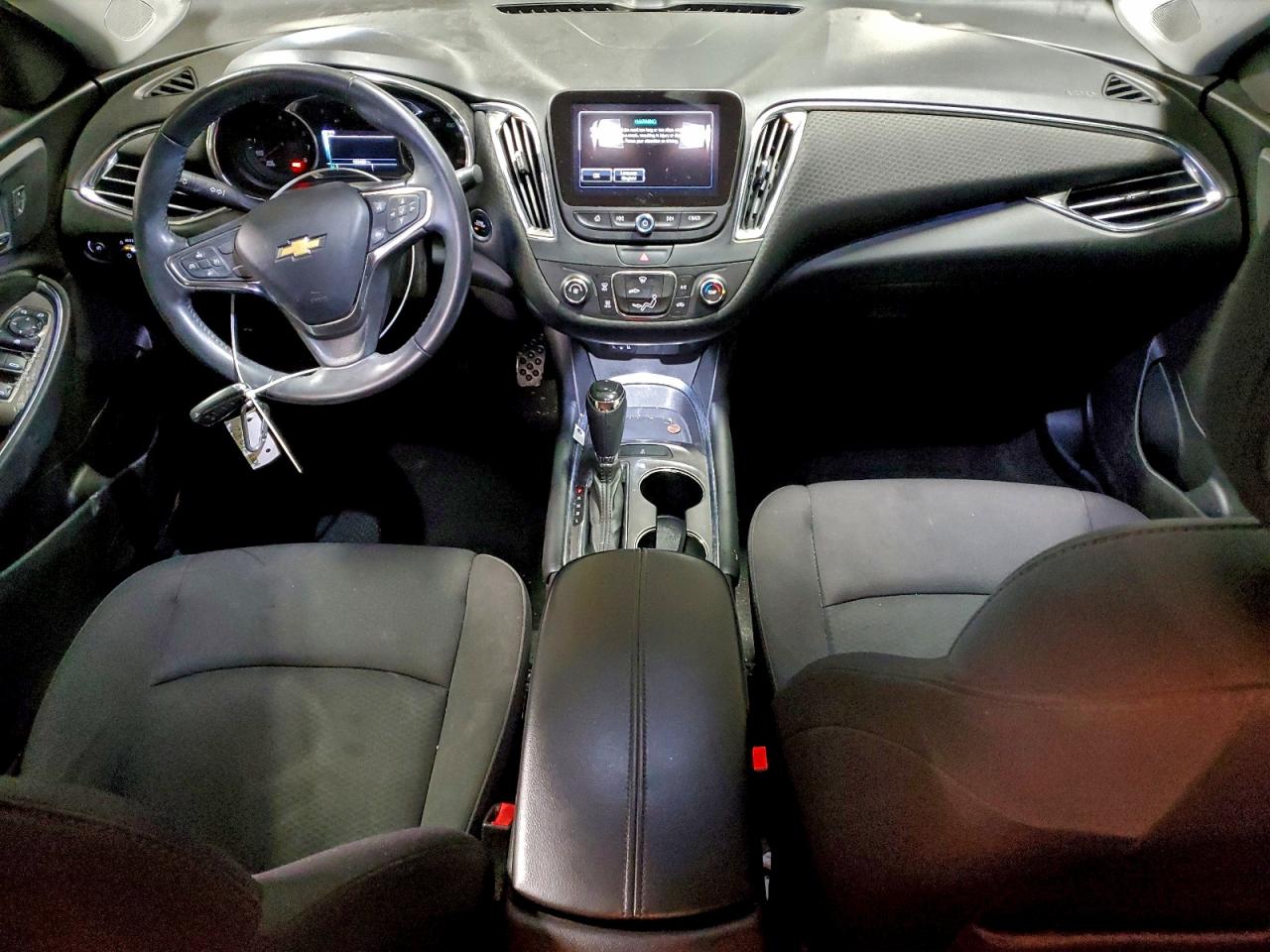 2017 CHEVROLET MALIBU LT photo 8