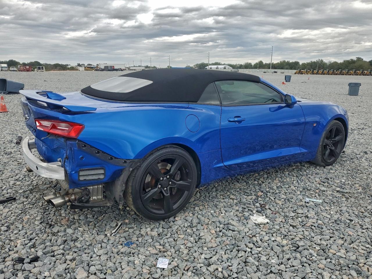 2017 CHEVROLET CAMARO SS photo 3