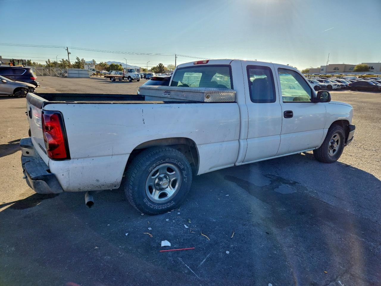 2004 CHEVROLET SILVERADO C1500 photo 3