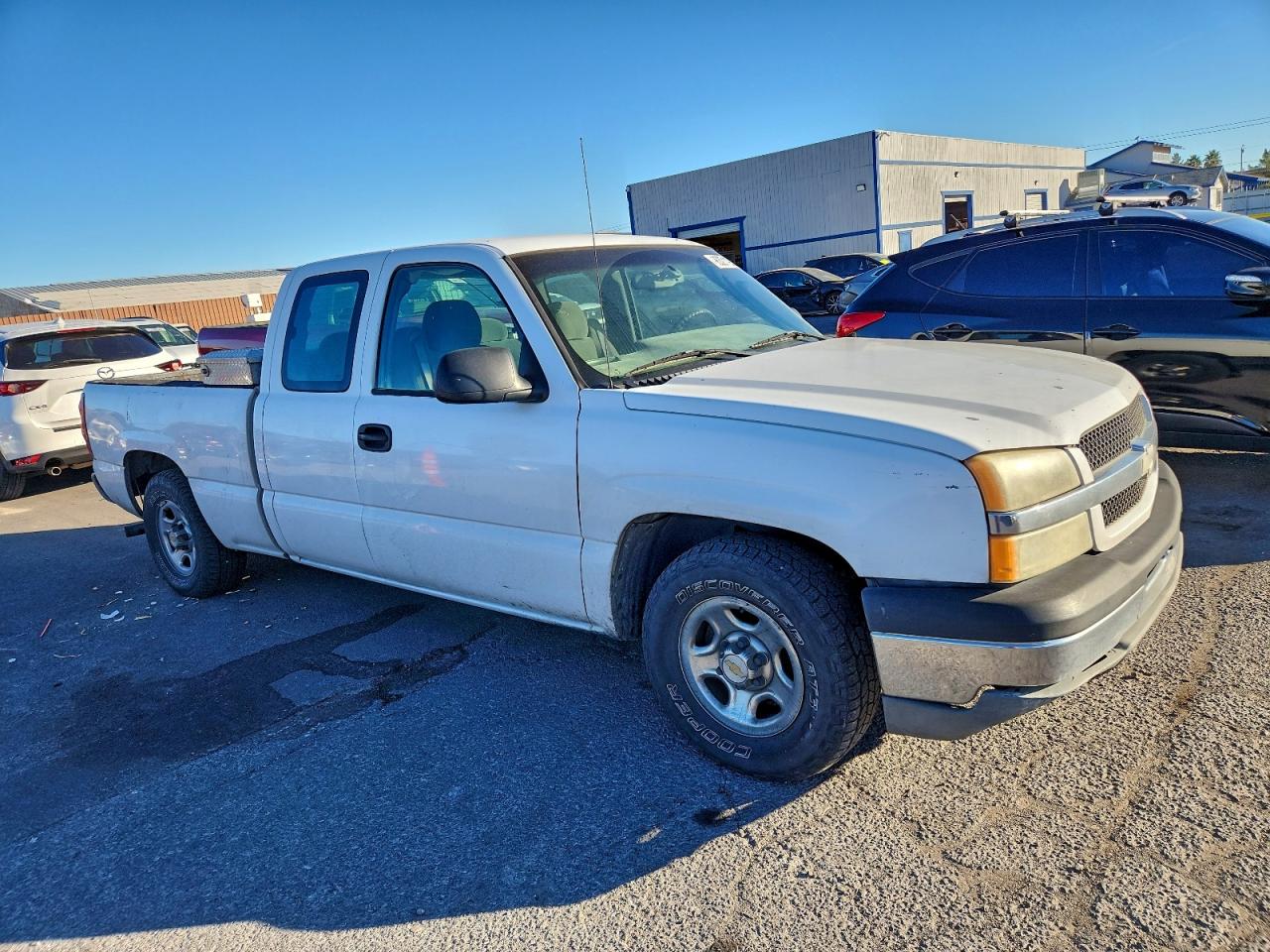 2004 CHEVROLET SILVERADO C1500 photo 4