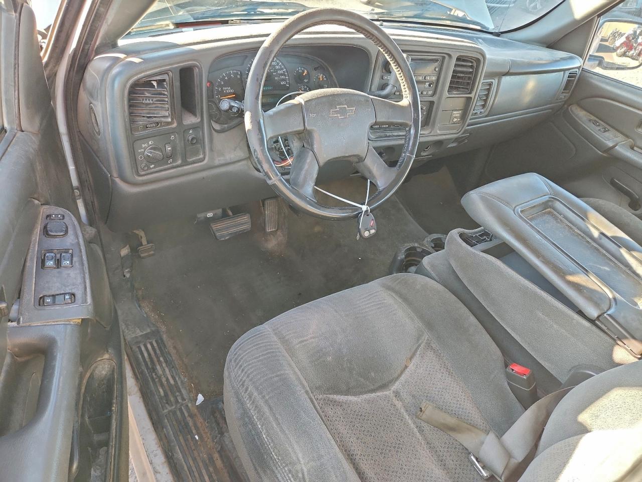2004 CHEVROLET SILVERADO C1500 photo 8