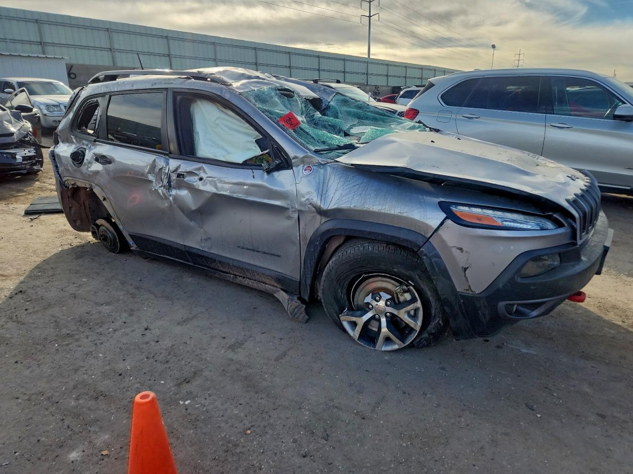 2017 JEEP CHEROKEE TRAILHAWK photo 4