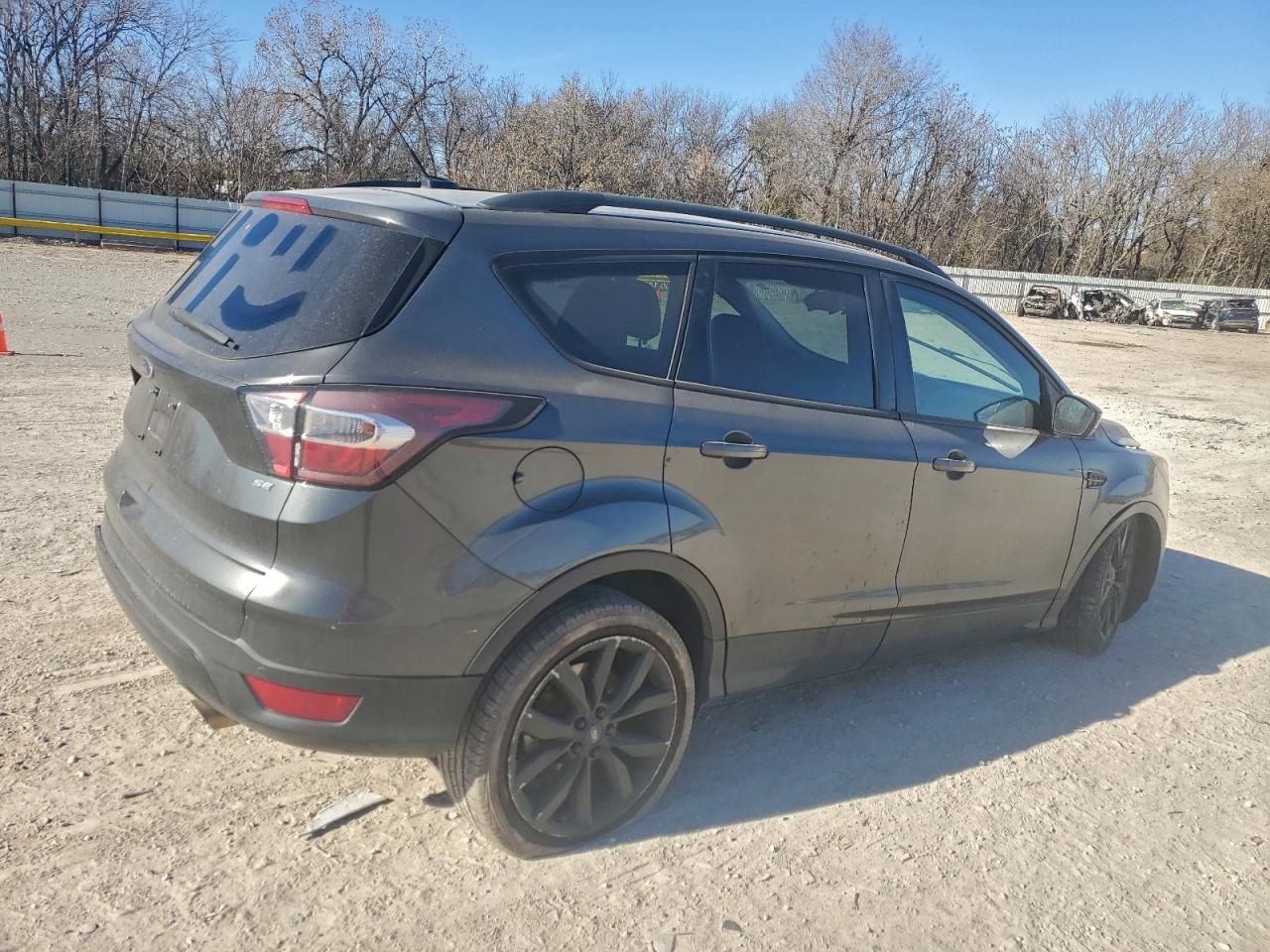 2017 FORD ESCAPE SE photo 3