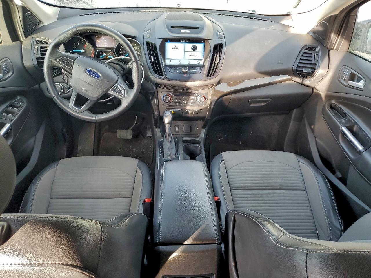 2017 FORD ESCAPE SE photo 8