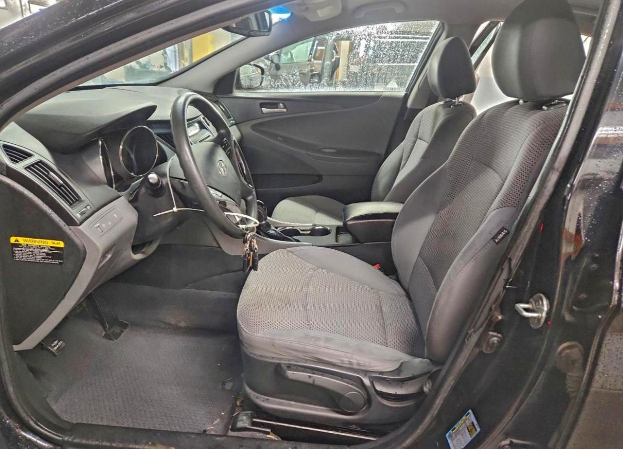 2012 HYUNDAI SONATA GLS photo 13