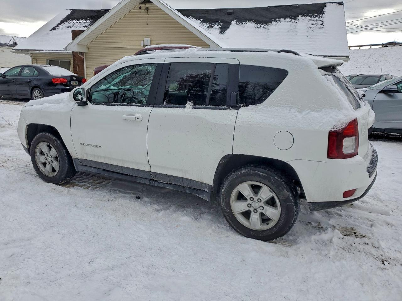 2016 JEEP COMPASS LATITUDE photo 2