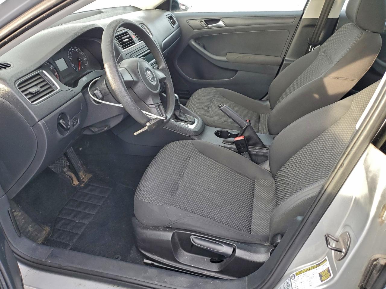 2012 VOLKSWAGEN JETTA BASE photo 13
