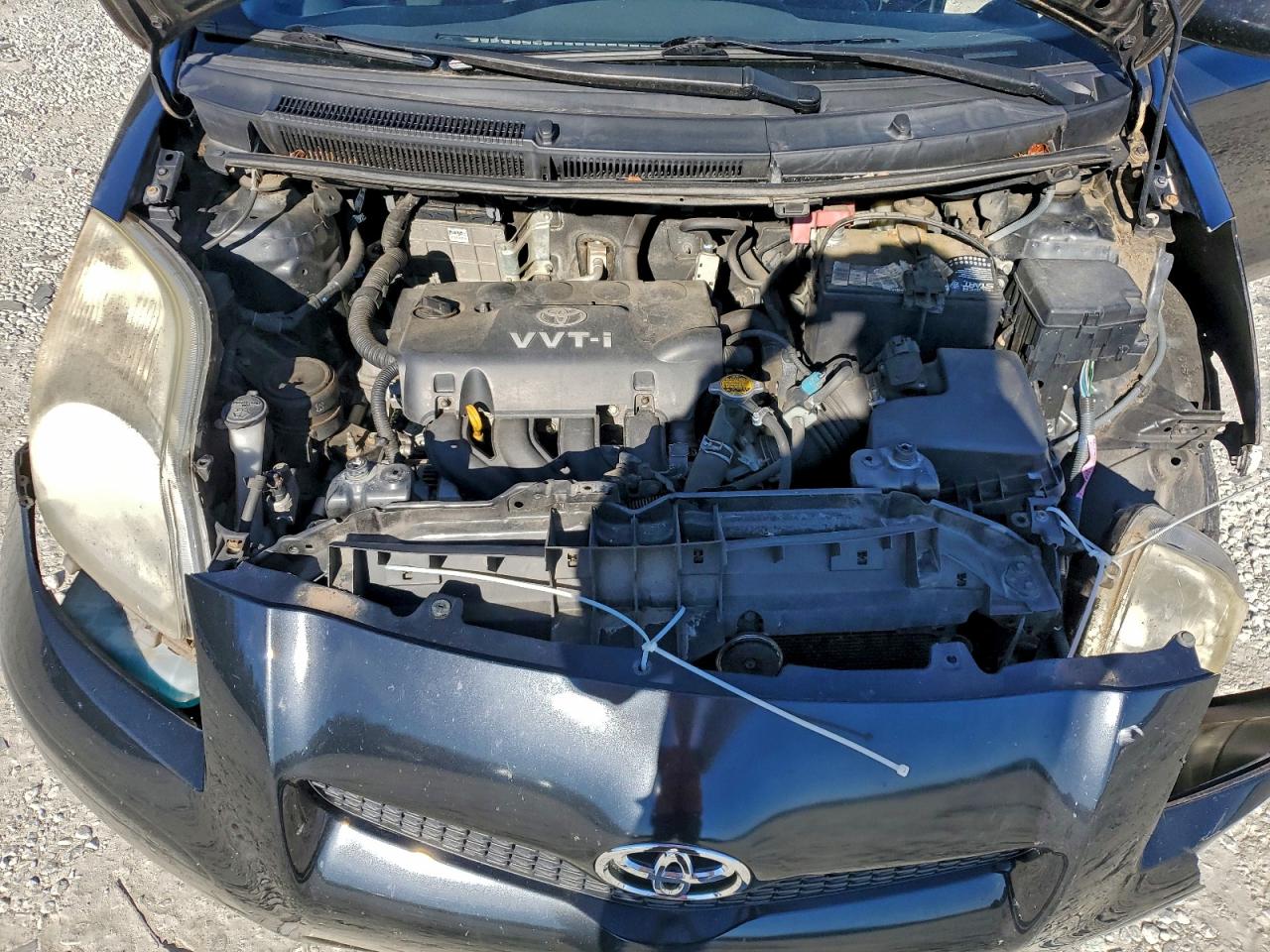 2010 TOYOTA YARIS photo 11