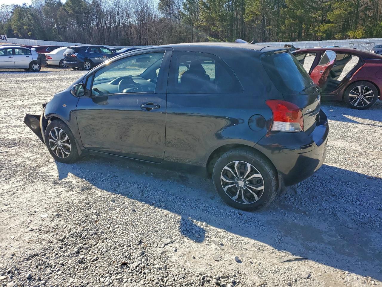 2010 TOYOTA YARIS photo 2