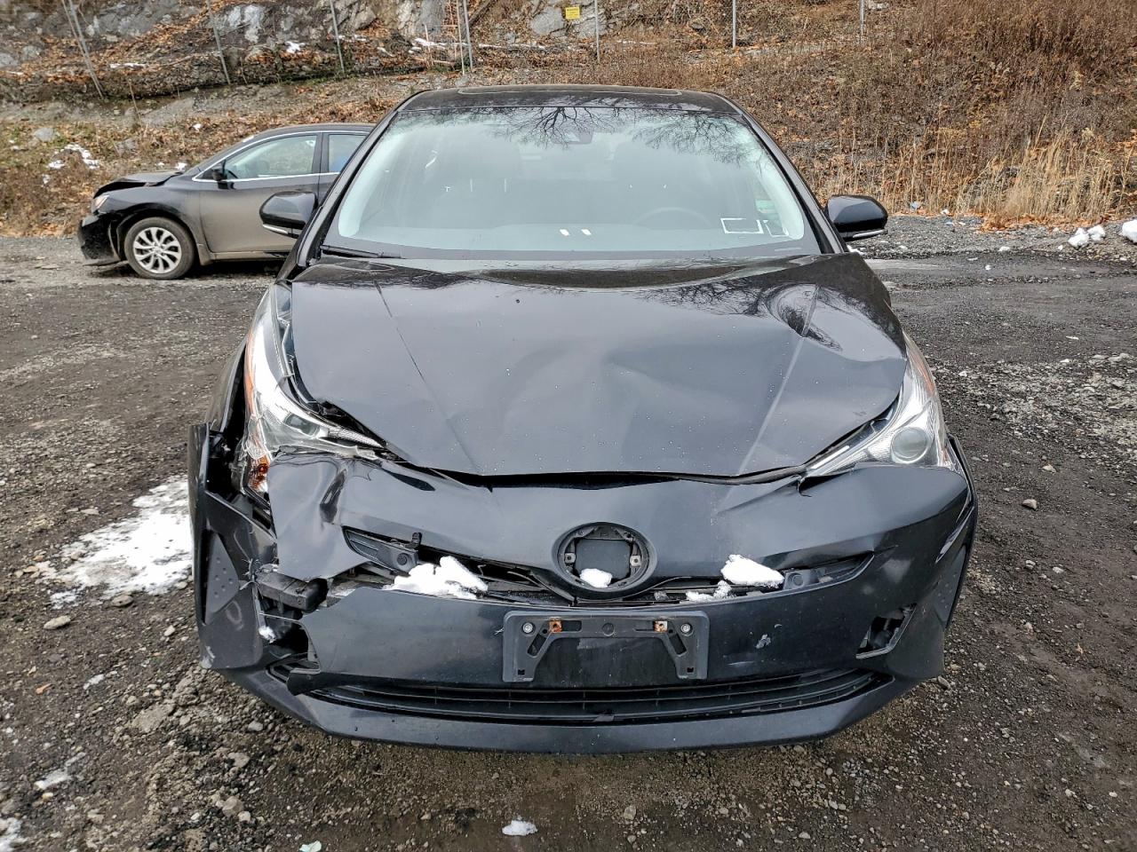 2017 TOYOTA PRIUS photo 5