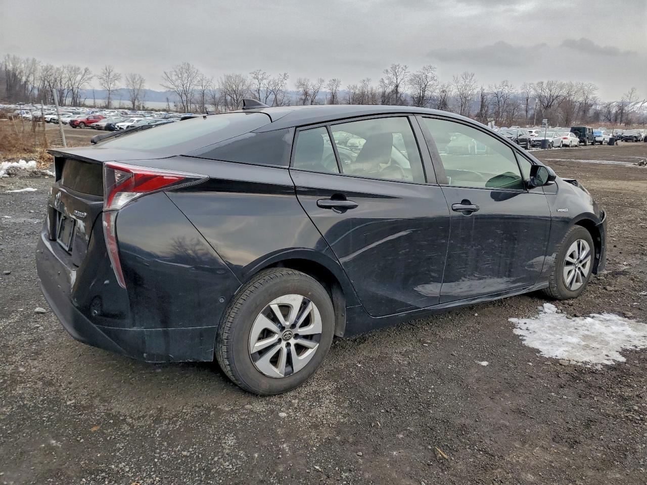 2017 TOYOTA PRIUS photo 3