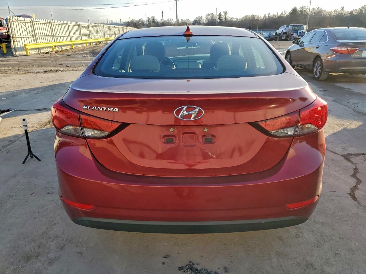 2015 HYUNDAI ELANTRA SE photo 6