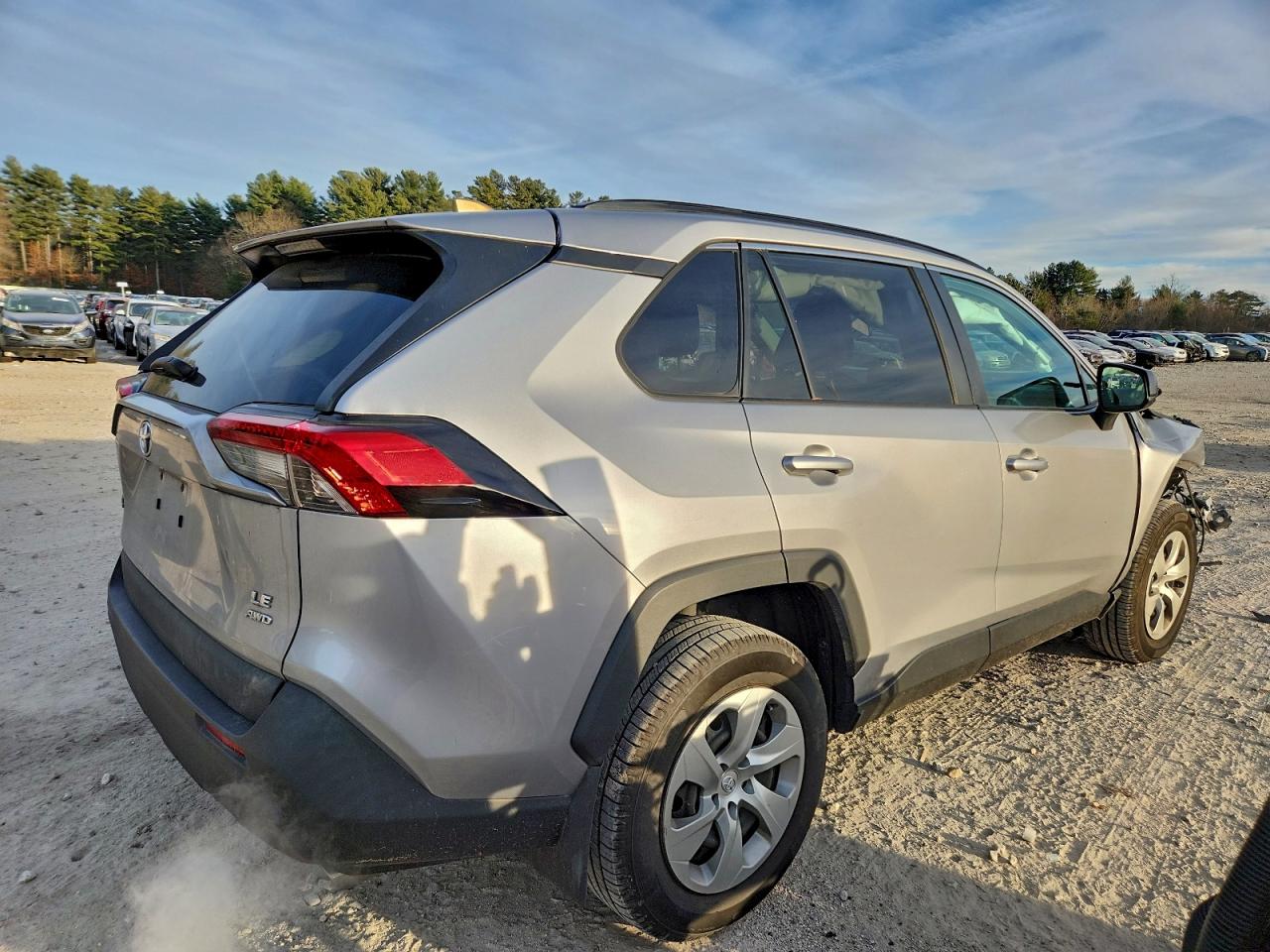 2021 TOYOTA RAV4 LE photo 3