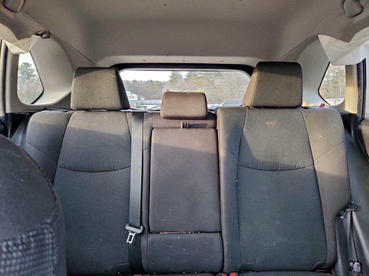 2021 TOYOTA RAV4 LE photo 10