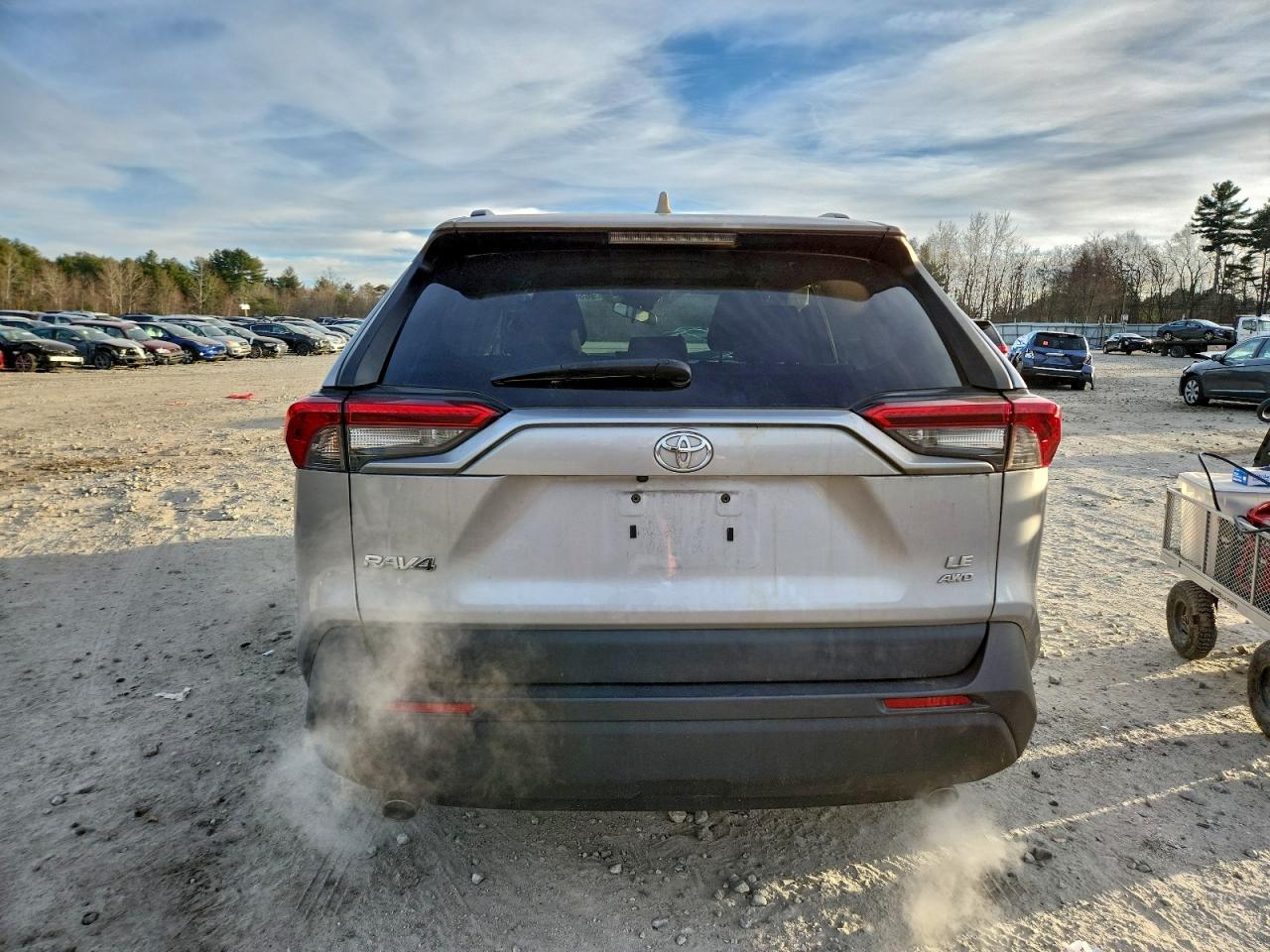 2021 TOYOTA RAV4 LE photo 6