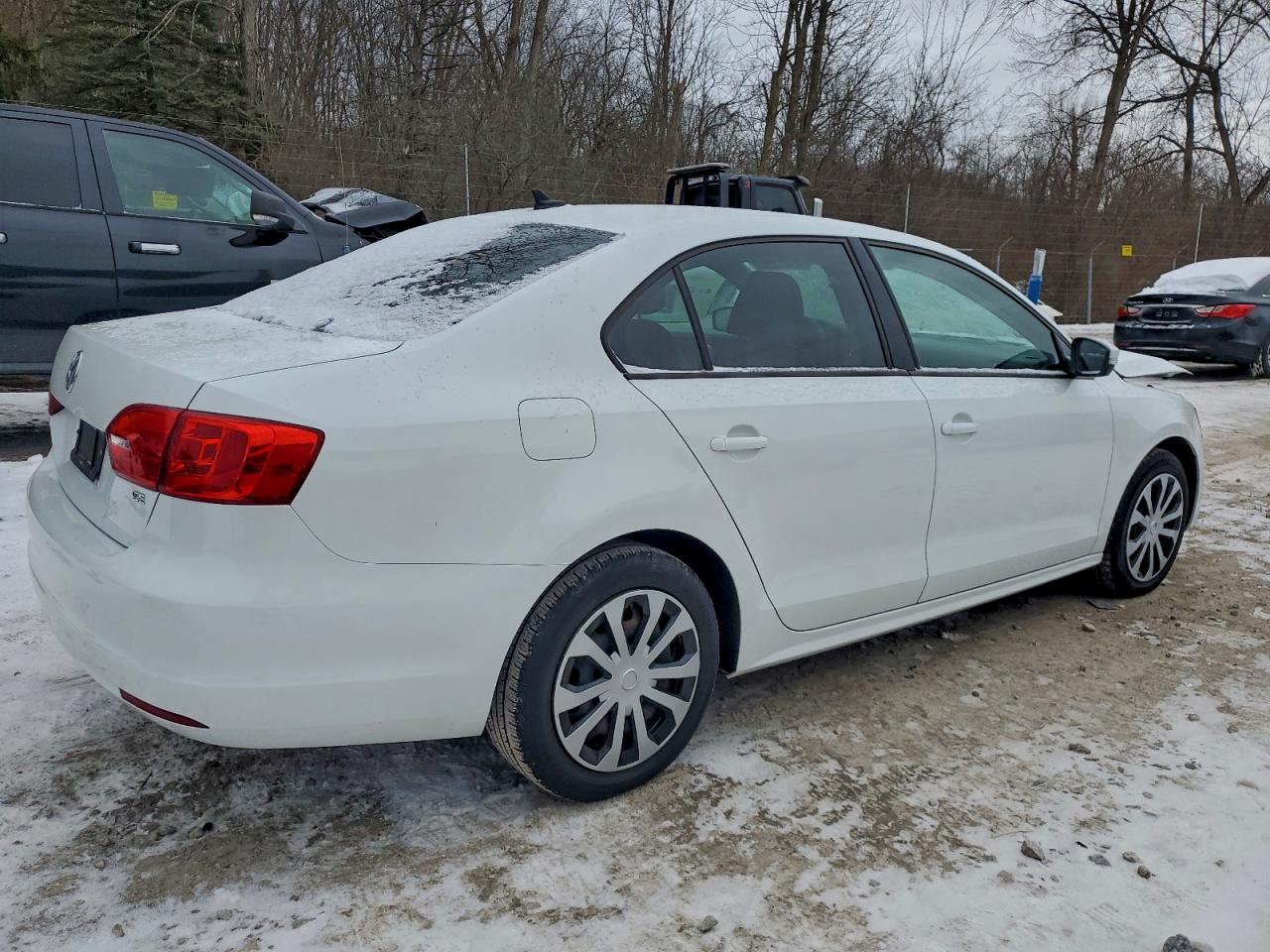 2014 VOLKSWAGEN JETTA SE photo 3
