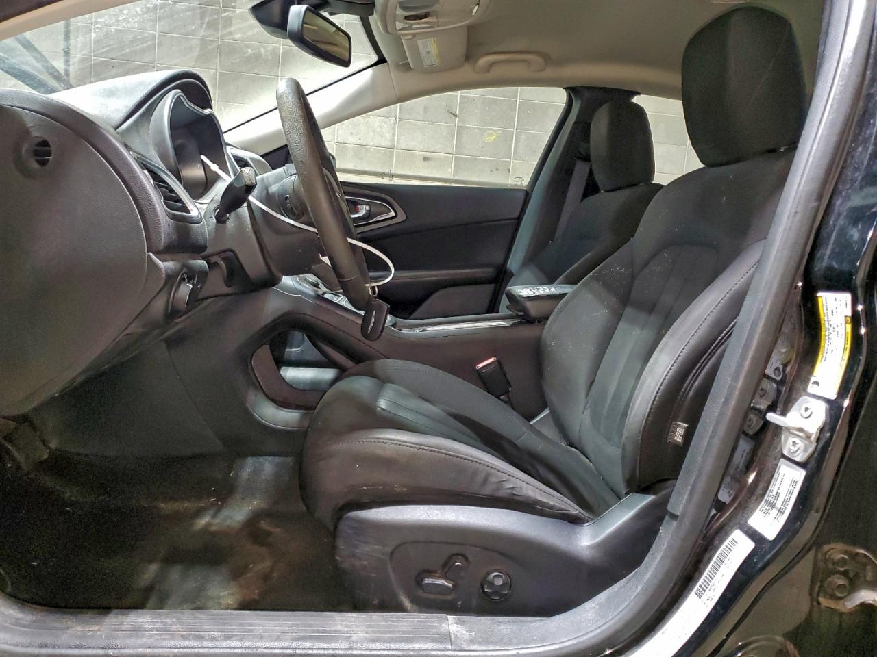 2015 CHRYSLER 200 LIMITED photo 7