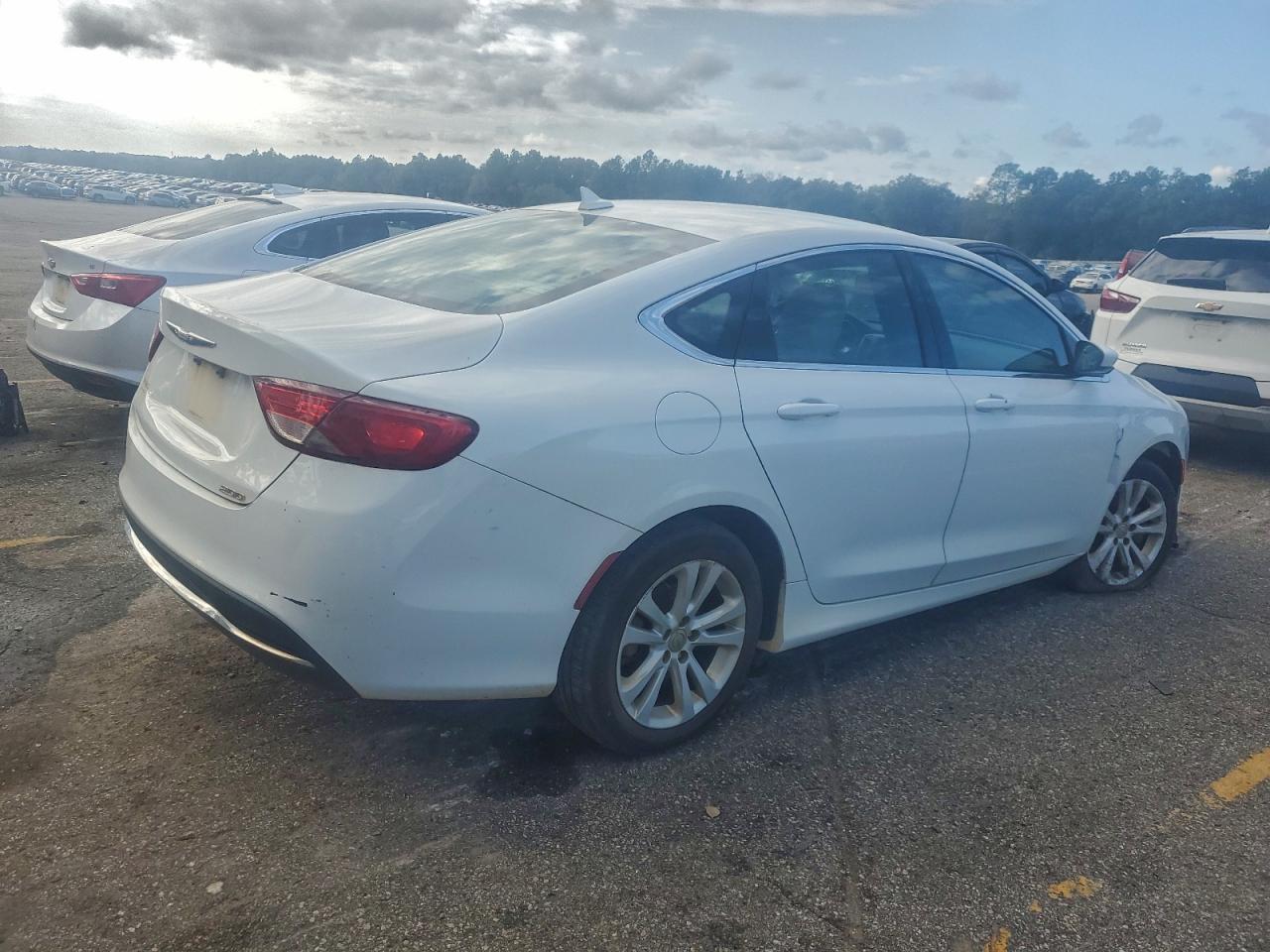 2015 CHRYSLER 200 LIMITED photo 3
