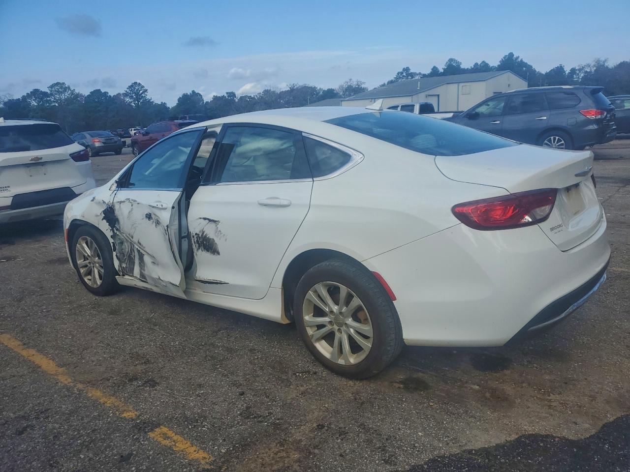 2015 CHRYSLER 200 LIMITED photo 2