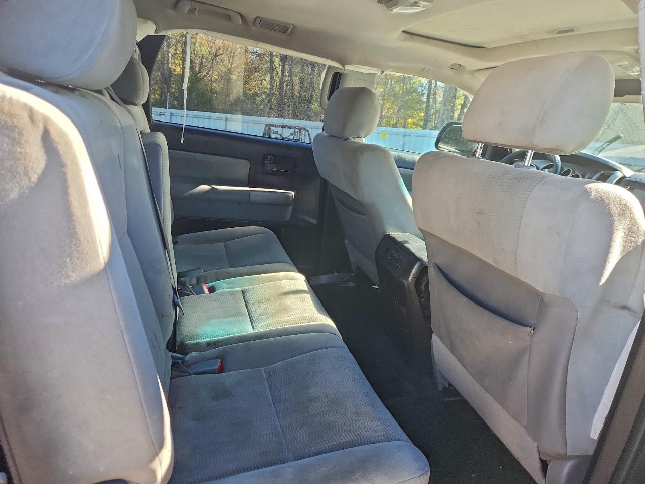 2015 TOYOTA SEQUOIA SR5 photo 11
